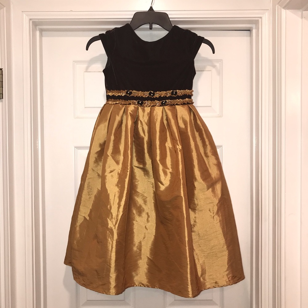 Maggie Bloom Holiday Party Wedding Velvet Dress Chocolate Gold Size 7